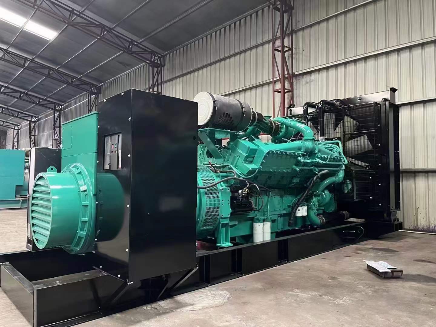 炉霍如何降低 800kW 柴油发电机输出电流的波动？